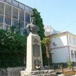 Памятник летчику испытателю Амет Хан Султану